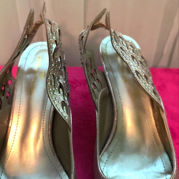 Angel wing sling backs with rhinestone detail size 7 champagne gold. Worn once. - Picture 3 of 3